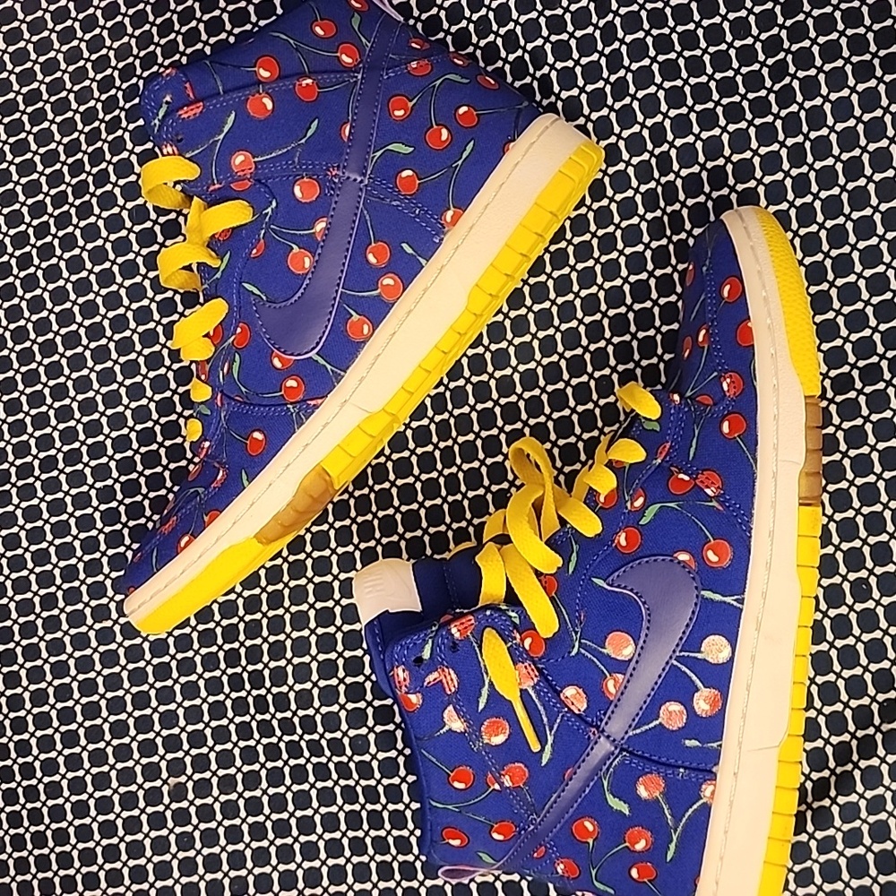 2009 Nike Dunks Cherries / Blue - 6.5y 🍒
